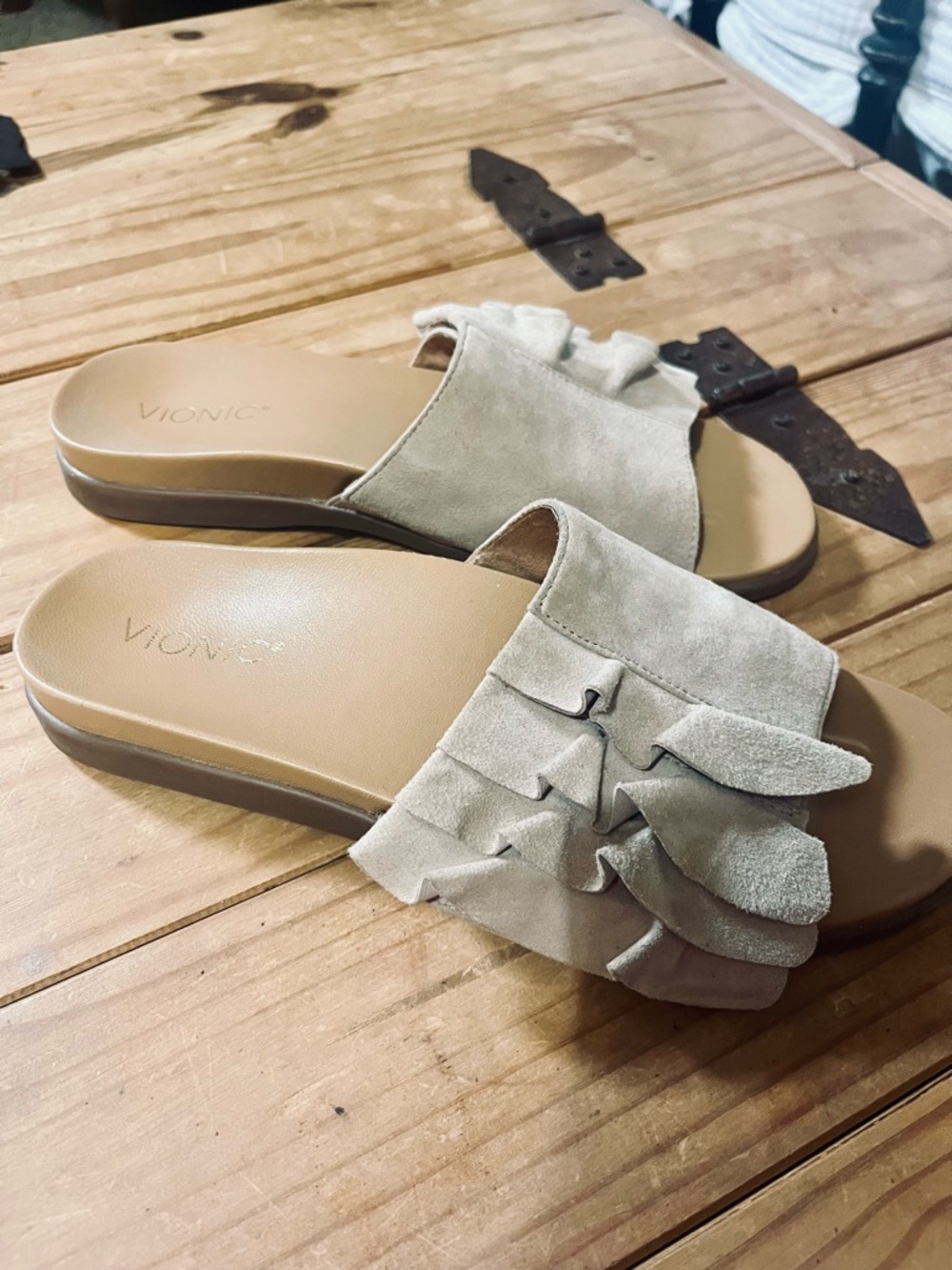 Vionic ADORABLE Beige Suede Ruffle Slide Sandals - 10